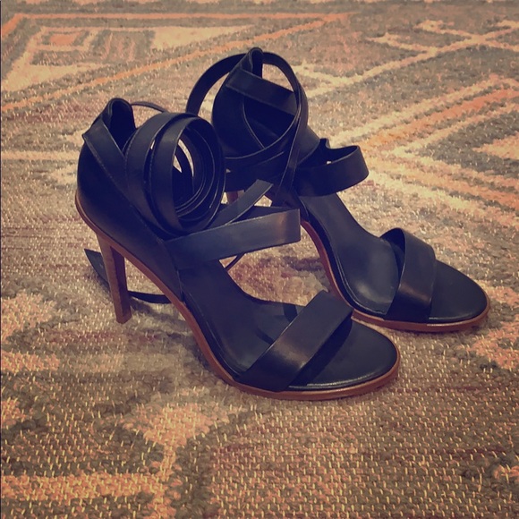 Toni 4.5” Pierce sandal - Picture 1 of 7